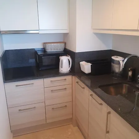 Marzanna W Willi Na Klifie レバル